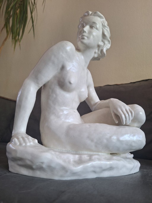 Sitzende Frau, Porzellan, Deutschland