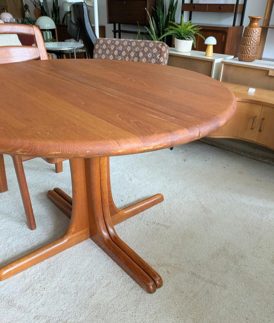 Vintage Danish Teak Extendable Round Dining Table – Wood (photo 4 of 6)