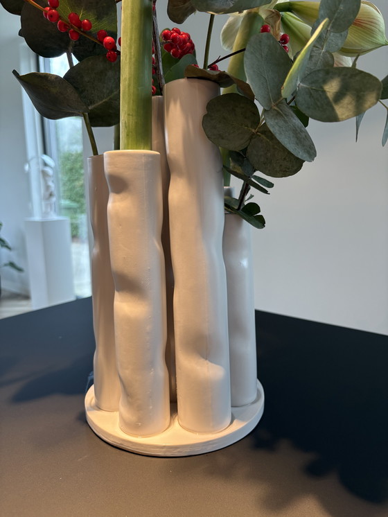 Image 1 of Vaso moderno in corallo bianco opaco, stile Japandi