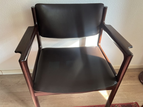 Set Van 2 Mahonie Armstoelen, Deens Jaren 60 – Barkrukken, Wood (photo 4 of 9)