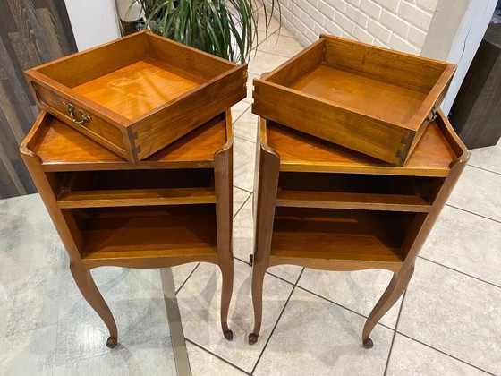 Image 1 of Coppia di comodini in stile Luigi XV con cassetto e nicchia