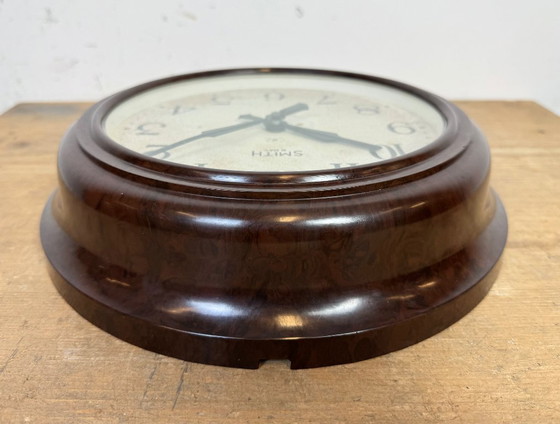 Image 1 of Vintage bruine bakelieten wandklok van Smith, jaren 50