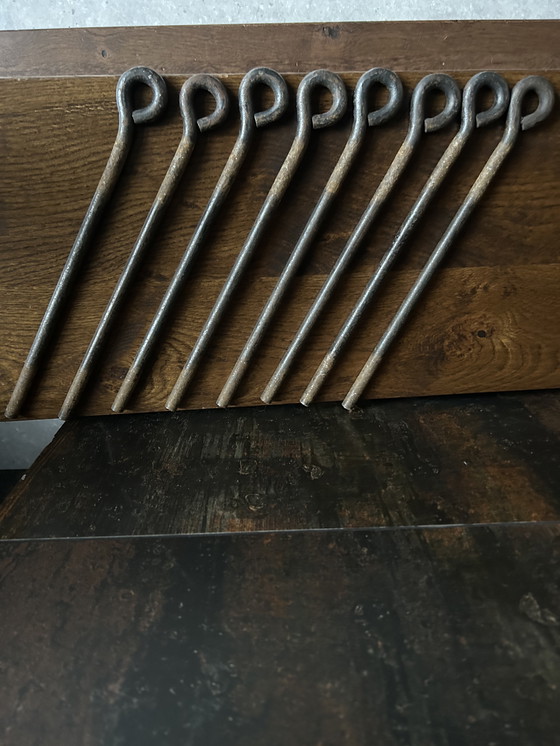 Image 1 of Vetrina libreria brutalista 