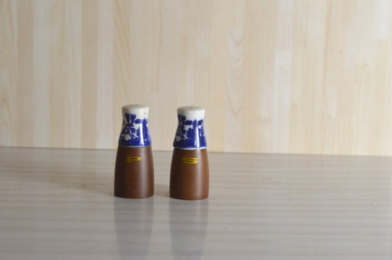 Image 1 of Utensilios de servir asiáticos de madera y porcelana / pimentero y sal