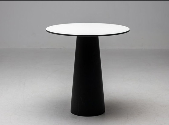 Container-Esstisch von Marcel Wanders – Moooi, Esstische, lamine, Plastic (photo 3 of 7)
