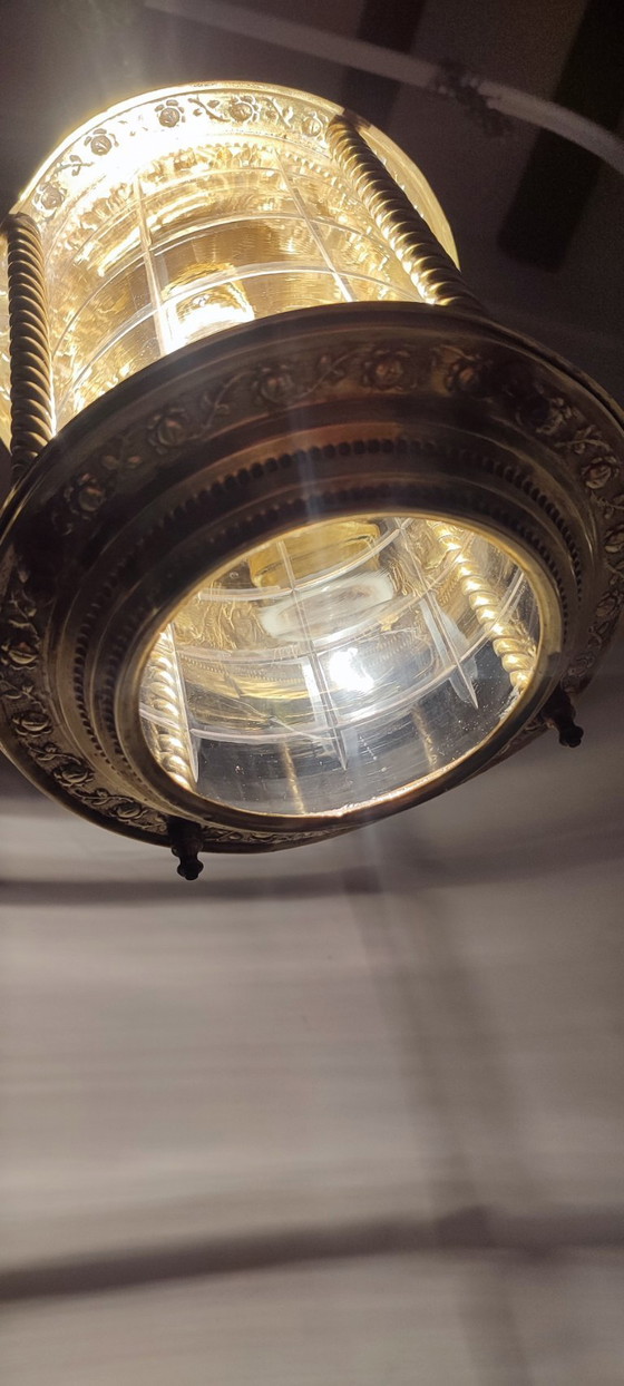 Image 1 of Plafonnier en laiton et cristal. Espagne, années 1940.