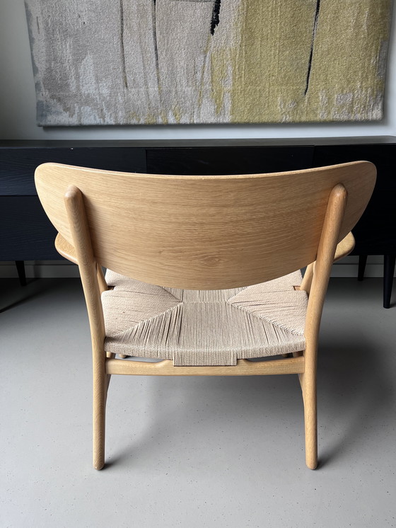 Image 1 of Sillón Carl Hansen & Søn CH22 – Estado de exposición