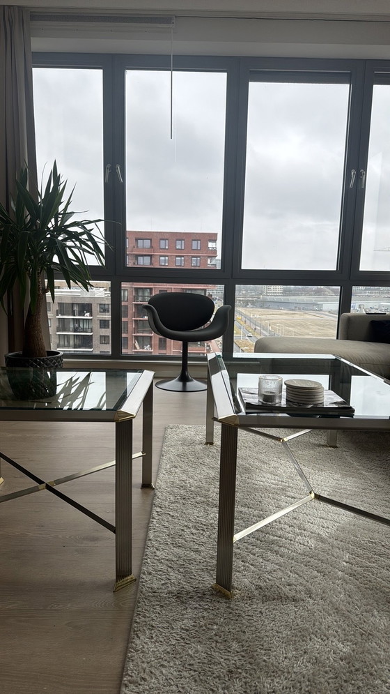 Image 1 of Dos mesas de centro de cristal plateado/dorado