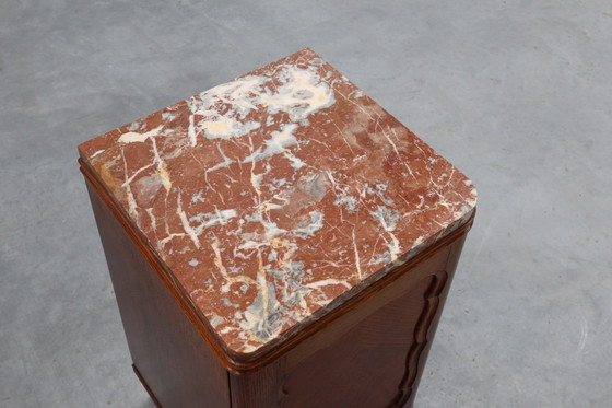 Image 1 of Paar Art Deco nachtkastjes van eikenhout met marmeren blad, Frankrijk ca. 1925