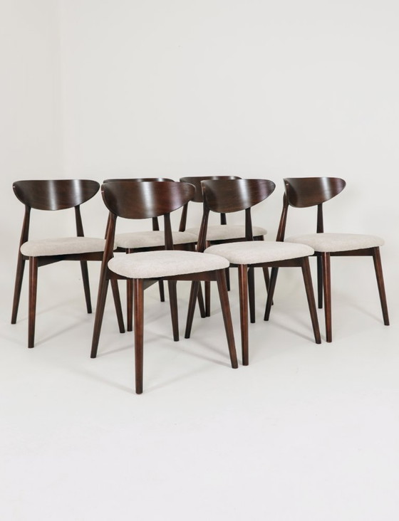 Image 1 of Set moderno di 6 sedie da pranzo, in tessuto ecru e legno di faggio noce scuro.