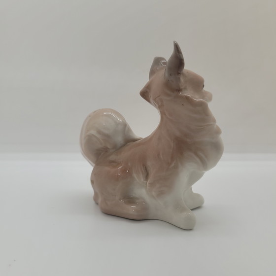 Image 1 of Beeldje ‘Papillon Dog’, geëmailleerd porselein, Lladró, 20e eeuw – Spanje