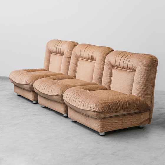 Image 1 of SET DI 3 POLTRONE MODULARI IN TESSUTO BEIGE ANNI ’70 VINTAGE MODERNARIATO