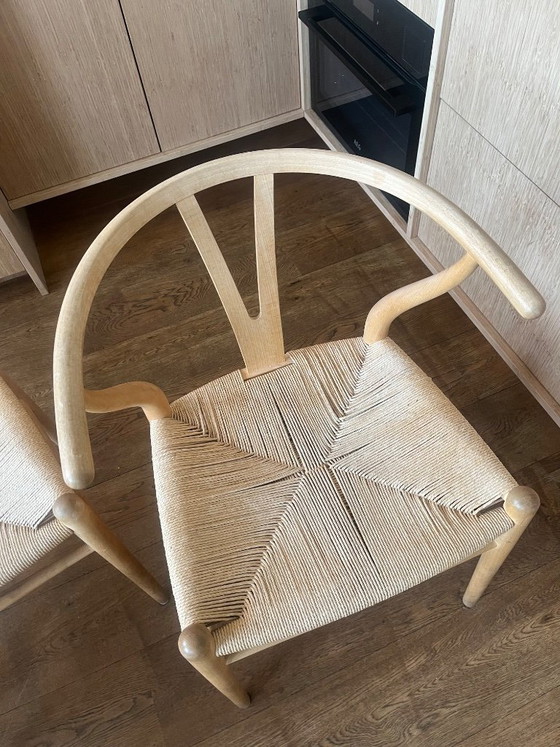 Image 1 of 4 x Carl Hansen & Son CH24 Wishbone stoel Classic Natural gezeept beuken