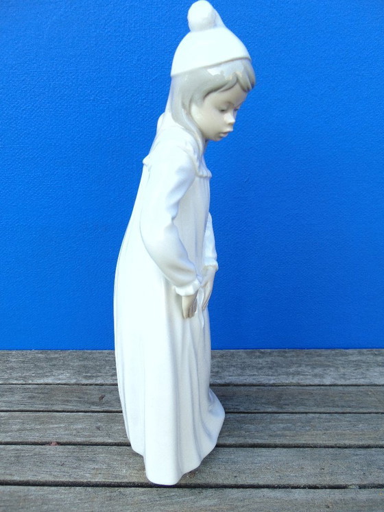 Image 1 of Noa/Lladro meisjesfiguur
