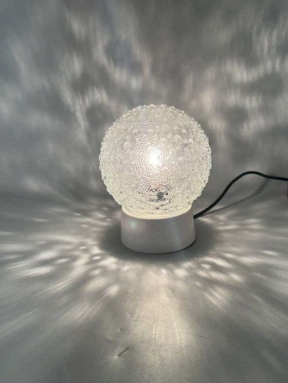 Image 1 of Tafellamp met bubbelglas bol
