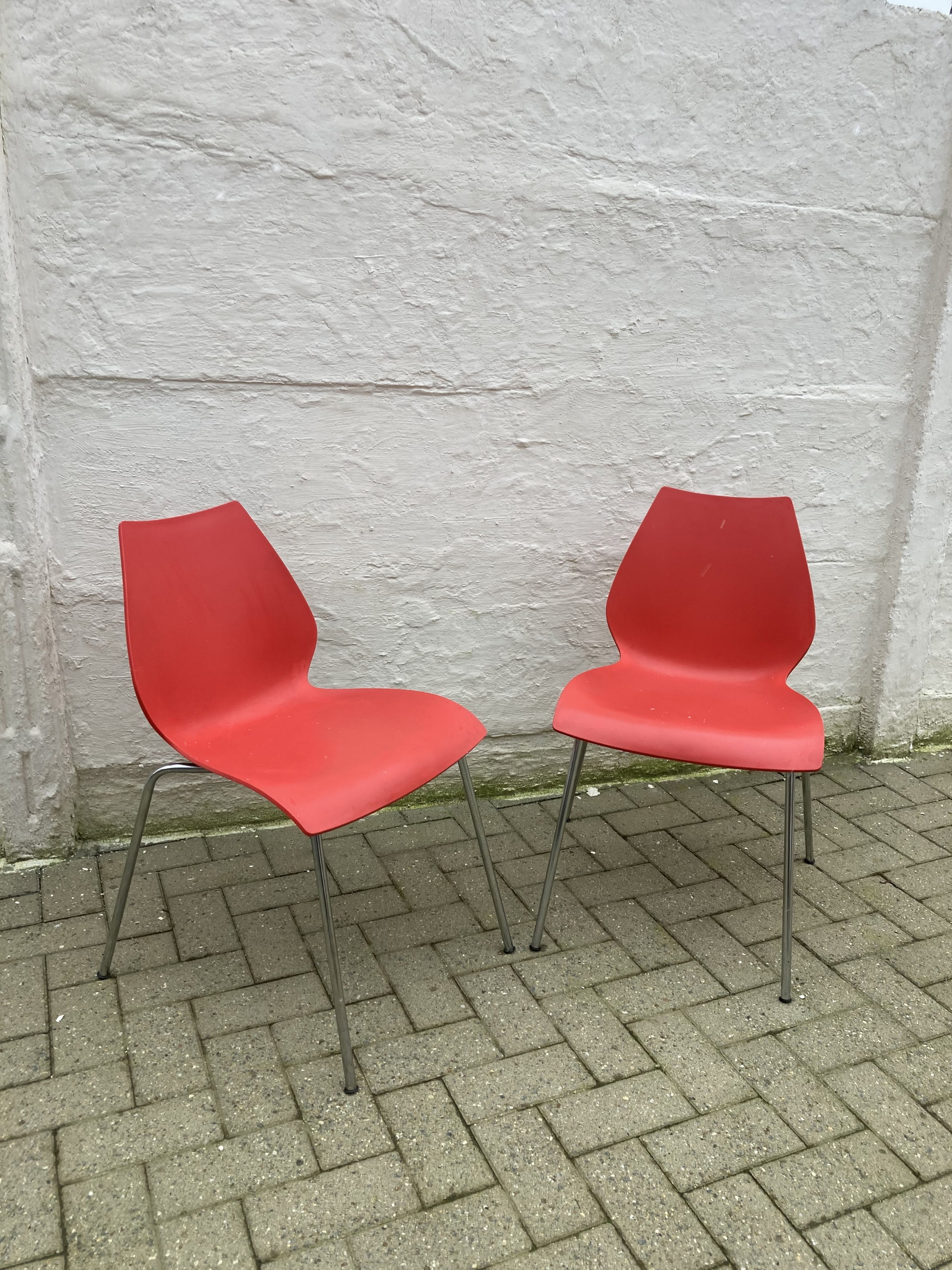 Red Maui chair by Vico Magistretti for Kartell | €120 | Whoppah