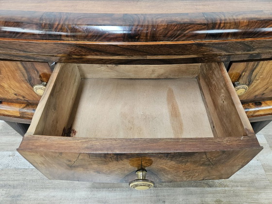 Image 1 of Toscaanse Art Deco kaptafel uit de jaren 40 van walnootwortelhout.