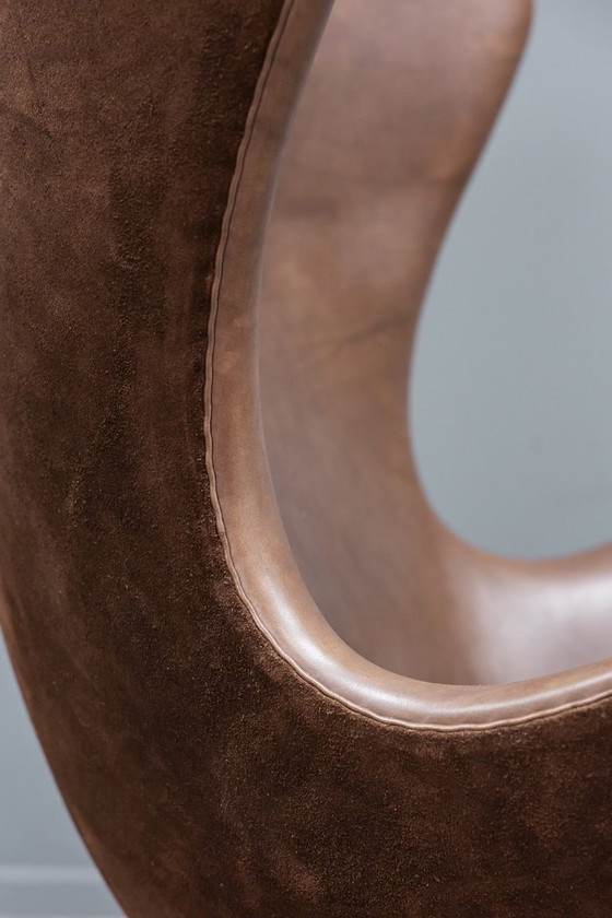 Image 1 of Fauteuil œuf édition anniversaire