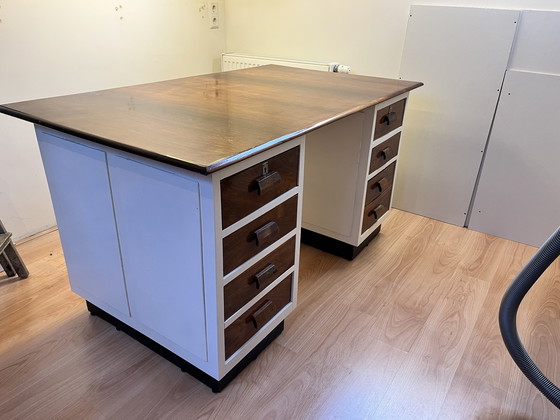 Image 1 of Origineel Jaren 40 Bureau met mooi gefineerd blad