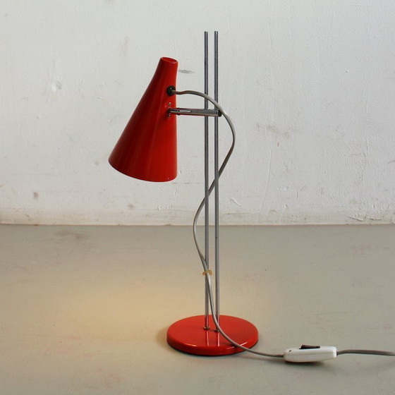 Image 1 of Lampe de table rouge Josef Hůrka, Lidokov, éclairage moderniste tchécoslovaque des années 1970