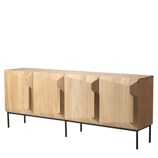 Ethnicraft hat 4 Tage Dressoir absolviert 