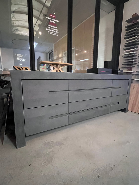 Image 1 of Grijs Dressoir / Woonbeton