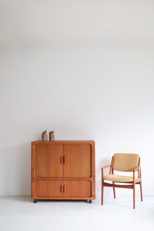 Vintage Dyrlund TV-Schrank aus den 60er/70er Jahren – tv meubelen, Wood (photo 2 of 12)