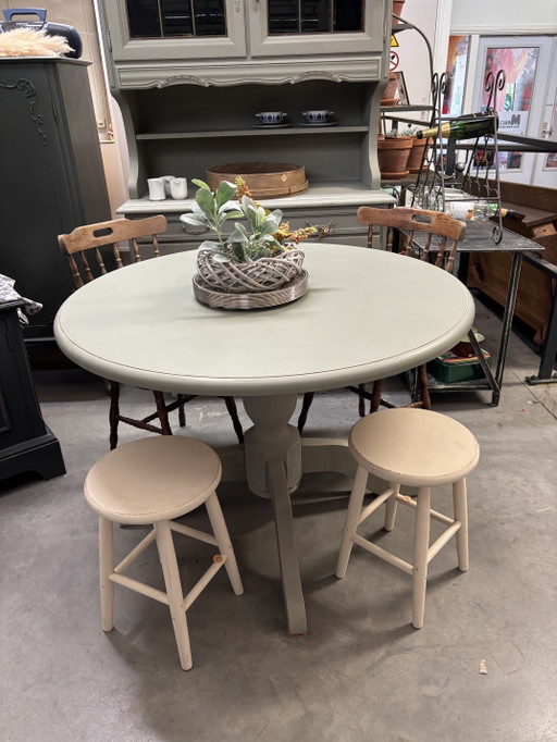 Vintage round table / dining table
