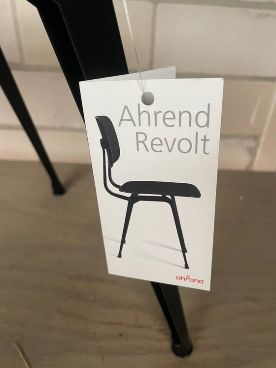 Ahrend Revolt Stuhl Hochglanz Schwarz Neu (Lagerbestand: 20+) – Esszimmerstühle, Metal, Plastic (photo 4 of 10)