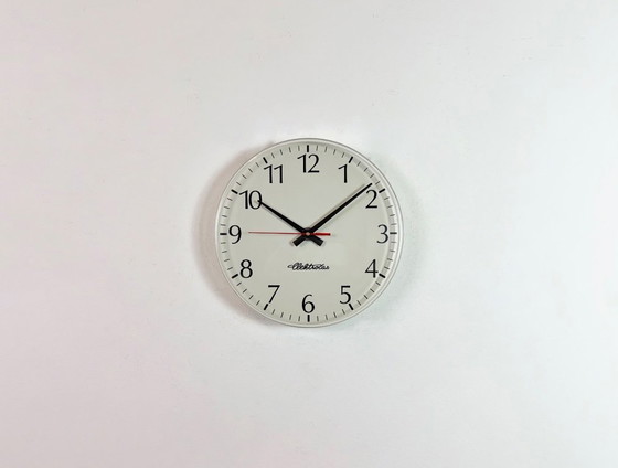 Image 1 of Vintage kantoorwandklok van Elektročas, jaren 90.