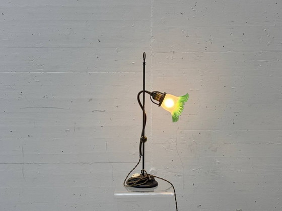 Image 1 of Art Nouveau table lamp made of brass and frosted glass, circa 1910
