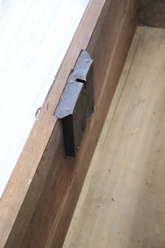 Image 1 of Arcón de mantas antiguo de nogal, Italia Principios del siglo XVIII