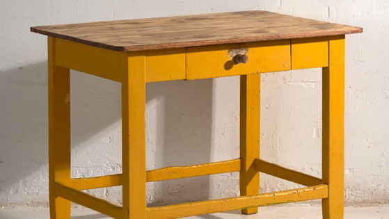 Antiker bemalter Küchentisch aus Kiefernholz – Mitteleuropa, ca. 1920 – Esstische, Iron, Rustic (photo 3 of 40)