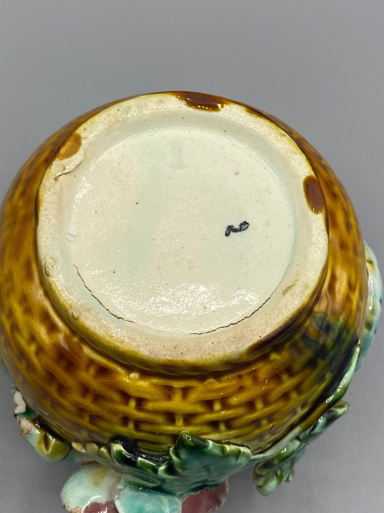 Antieke bloempot van slipware – vlechtwerk en reliëf met bloemenmotief – Art Nouveau – Decoratieve objecten (photo 5 of 9)