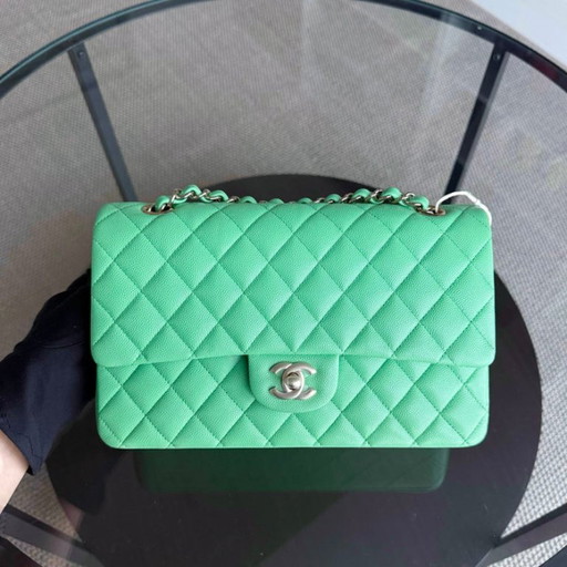 Chanel Classic Flap Medium - Caviar 25CM Gewatteerd Groen Goudkleurige Hardware Serie 27