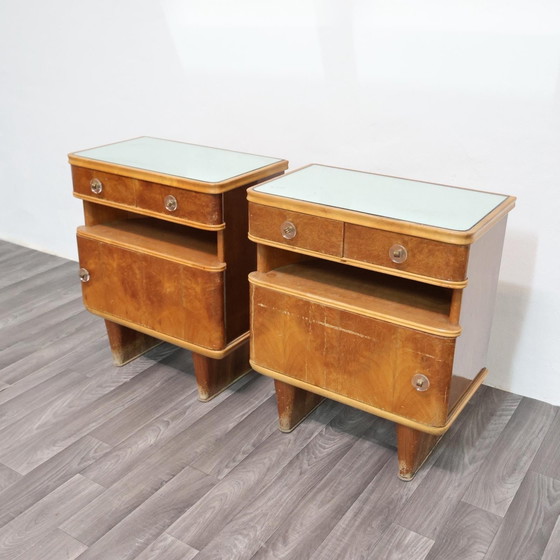 Image 1 of Paire de tables de chevet Art déco en bois des années 1940, design moderne du milieu du siècle