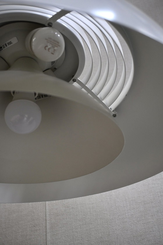 Image 1 of Lampada a sospensione vintage "Royal" Arne Jacobsen per Louis Poulsen