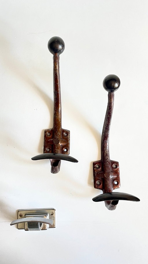 3 PATERES Vintage METAL Patiné