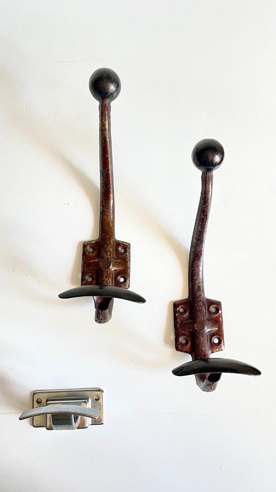 Image 1 of 3 Vintage Antieke Metalen PADS