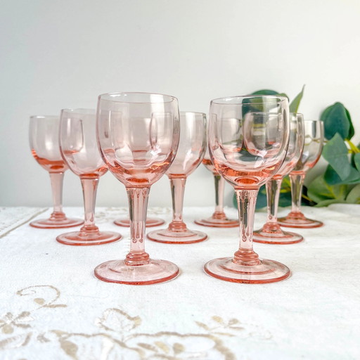 9 Verres à Vin Blanc Vintage en Verre Rose Facetté – Années 50 – Élégance Française