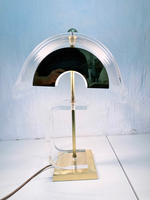 Lampe de table de style Hollywood Regency en acrylique et métal plaqué or, design années 70/80 – tafellampen (photo 2 of 15)