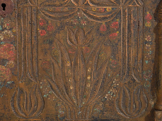 Antieke floraal gesneden kist (ca. 1820) #9 – Ladekasten (photo 36 of 40)