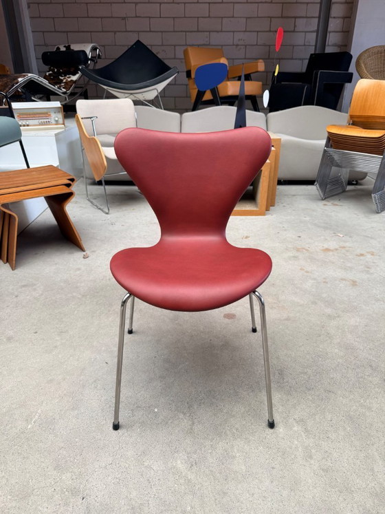 Image 1 of Sillón mariposa de Fritz Hansen en piel color vino tinto (stock: 6)