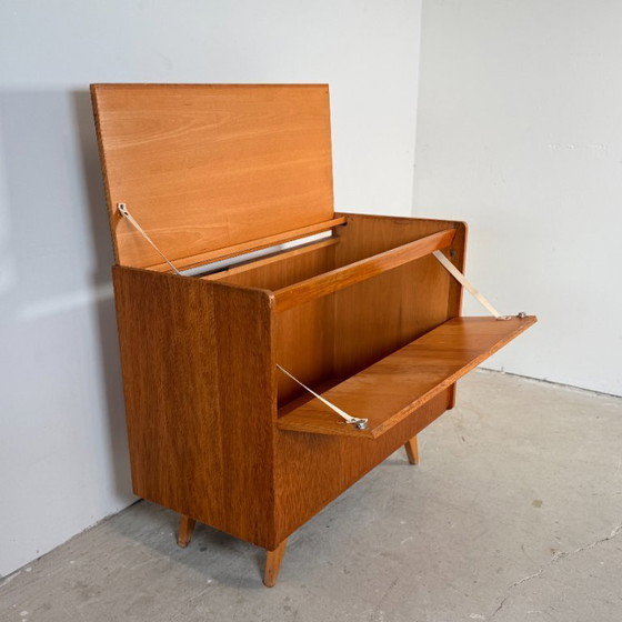 Image 1 of Coffre à couvertures/coffre à jouets vintage U-459, Jiří Jiroutek