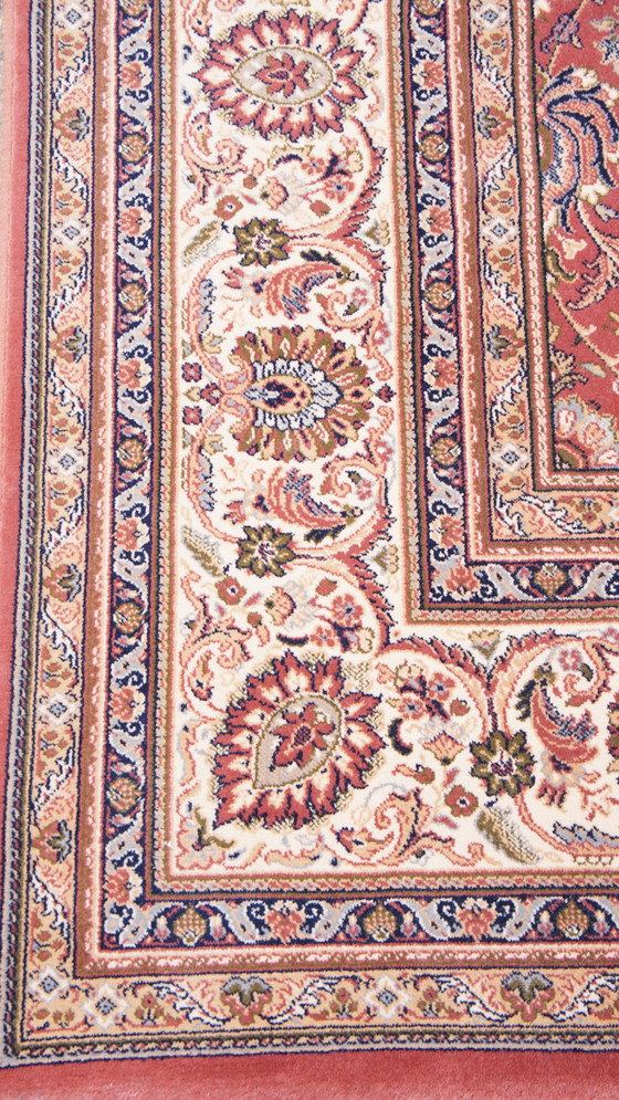 Image 1 of Groot roze/ rood wollen oosters vloerkleed 345x250cm