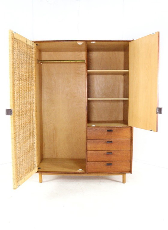 Image 1 of Armadio vintage per ragazze di Sebastian Muggenthaler
