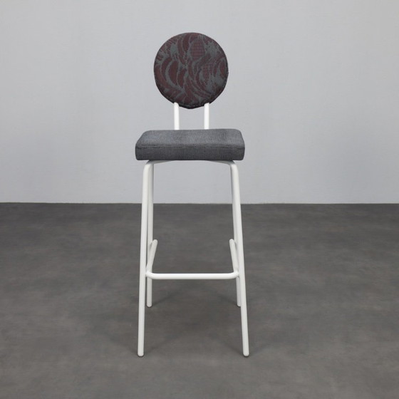 Image 1 of Mélange de 4 tabourets de bar par Puik Design