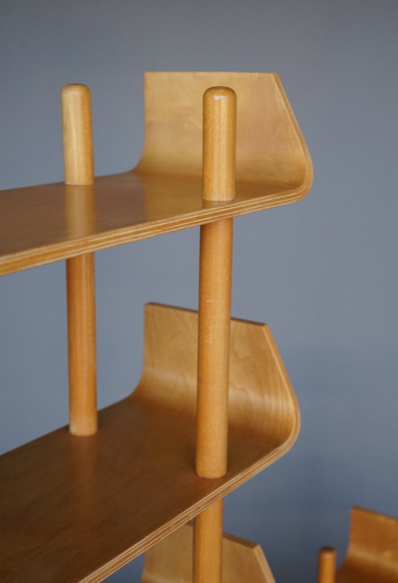 Image 1 of Grote boekenkast of wandkast van Willem Lutjens voor Gouda den Boer, jaren 1950.