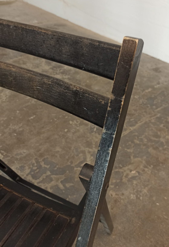 Image 1 of 2 vintage zwarte houten klapstoelen