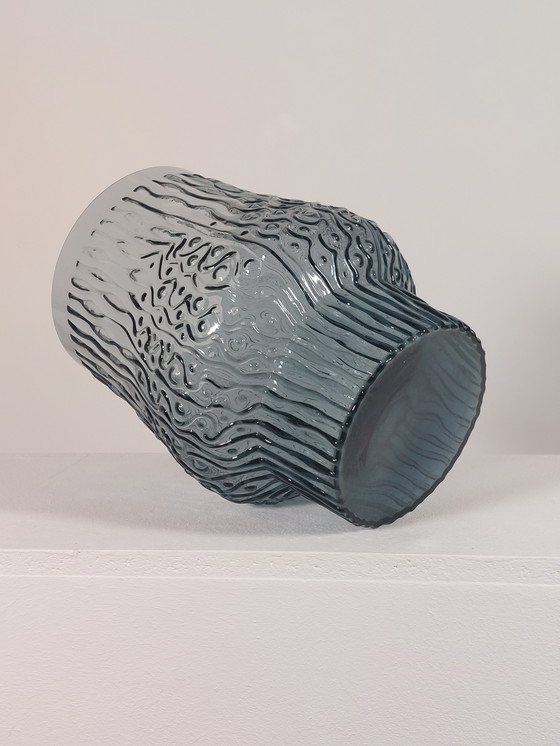 Image 1 of Grijsblauwe vintage persglazen vaas uit het midden van de vorige eeuw, jaren 70